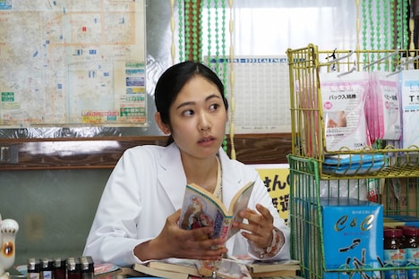 「孤狼の血」より桃子役の阿部純子。