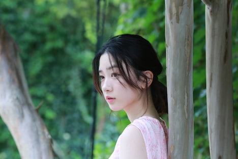 永野芽郁オフィシャルカレンダー2018のオフショット。