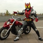 祝10周年「仮面ライダーキバ」BD BOX発売、瀬戸康史の最新インタビューも