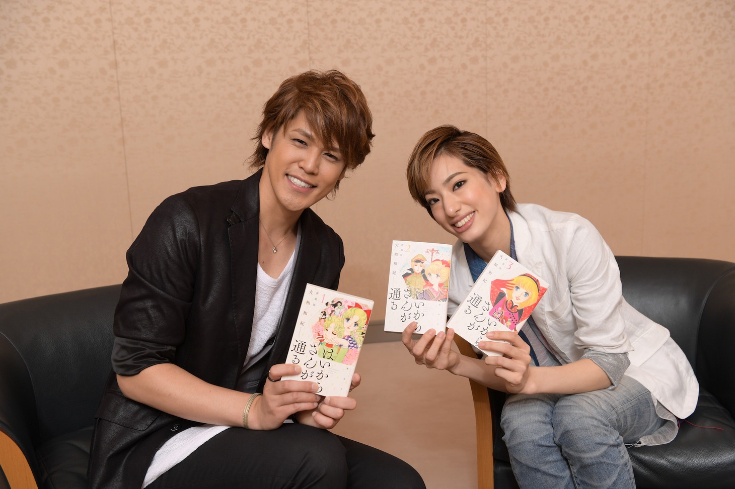 左から宮野真守、柚香光。（撮影：大坪尚人）