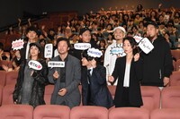 「刑事ゆがみ」完成披露舞台挨拶の様子。