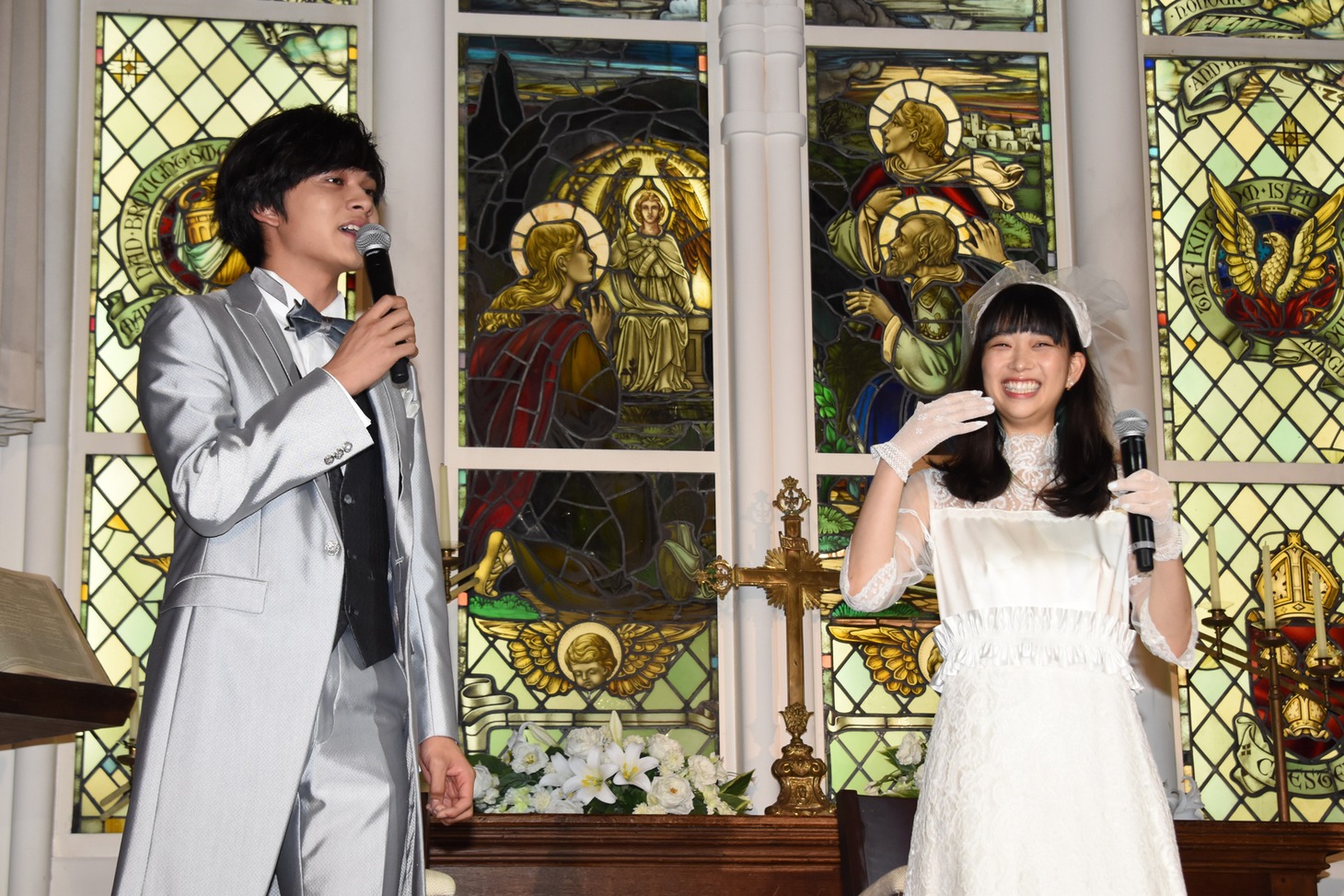 左から北村匠海、森川葵。