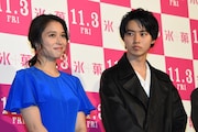 左から広瀬アリス、山崎賢人。