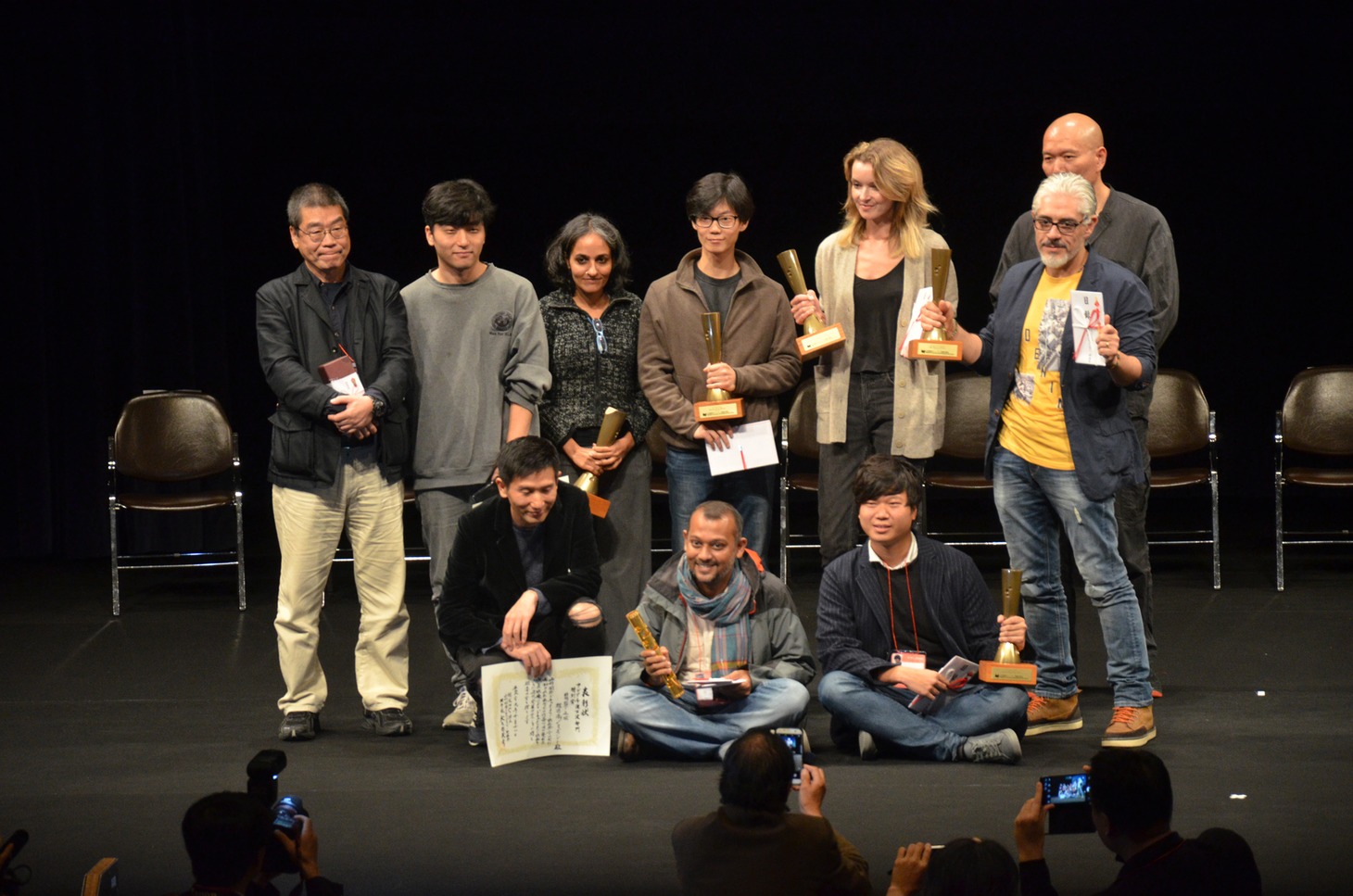 山形国際ドキュメンタリー映画祭2017授賞式の様子。