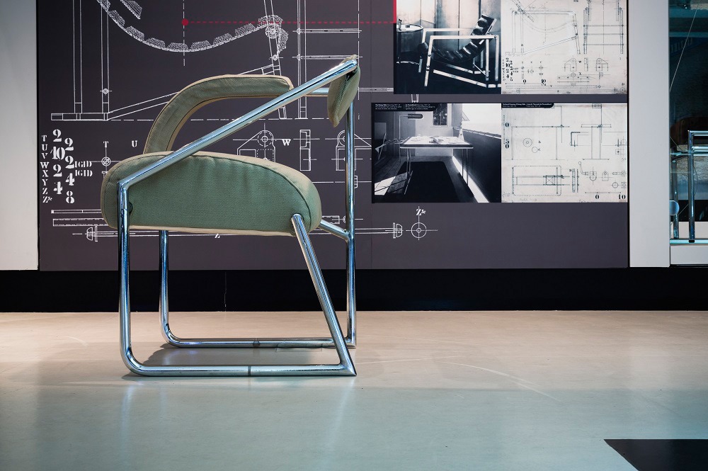 「アイリーン・グレイ 孤高のデザイナー」