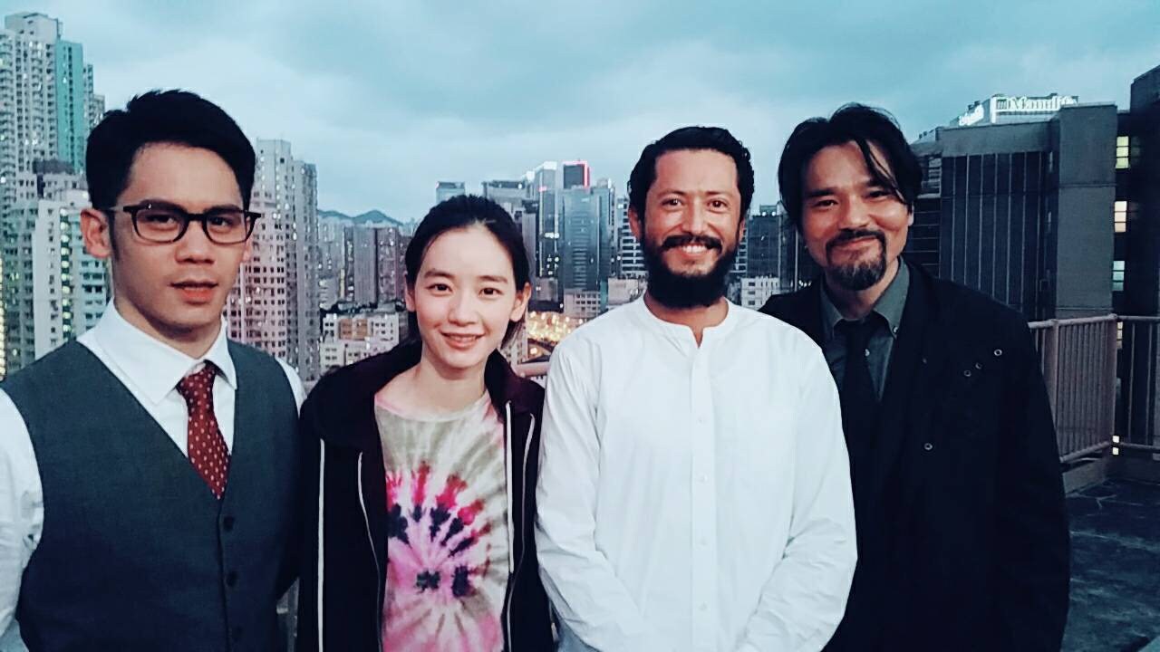 「智歯（親知らず）」メイキングカット。左からメイソン・リー、リウ・ヤースー、池内博之、ラム・カートン。