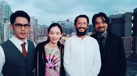 「智歯(親知らず)」メイキングカット。左からメイソン・リー、リウ・ヤースー、池内博之、ラム・カートン。