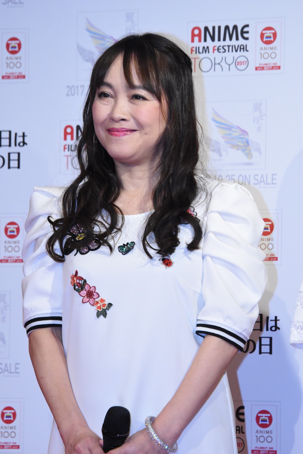 井上あずみ