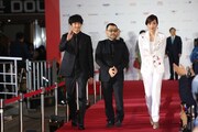 左から瑛太、武正晴、佐藤江梨子。
