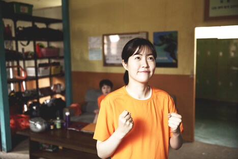 「歩く女王」 (c)2016 CJ CGV Co., Ltd., INDIESTORY INC. All Rights Reserved