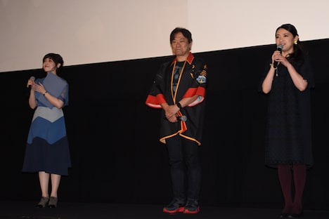 左から中村繪里子、羽原信義、桑島法子。