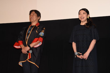 左から羽原信義、桑島法子。