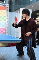 アップをする佐野勇斗。