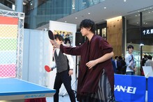 佐野勇斗（手前）