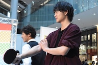 左から川口陽陽、佐野勇斗。