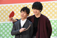 左から川口陽陽、佐野勇斗。