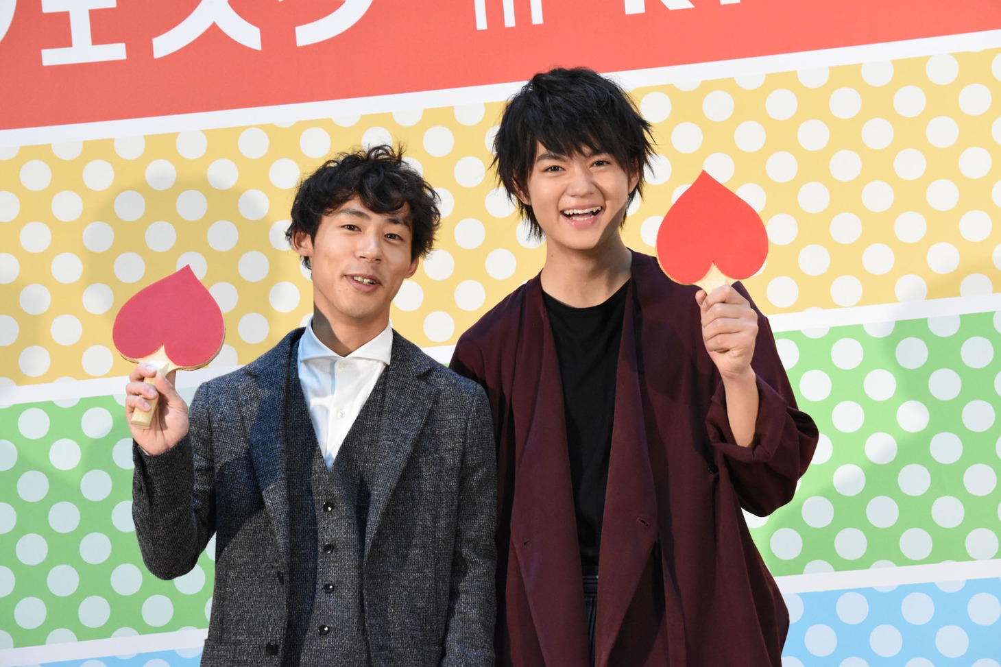 左から川口陽陽、佐野勇斗。