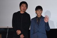 左から山口雄也、佐野岳。