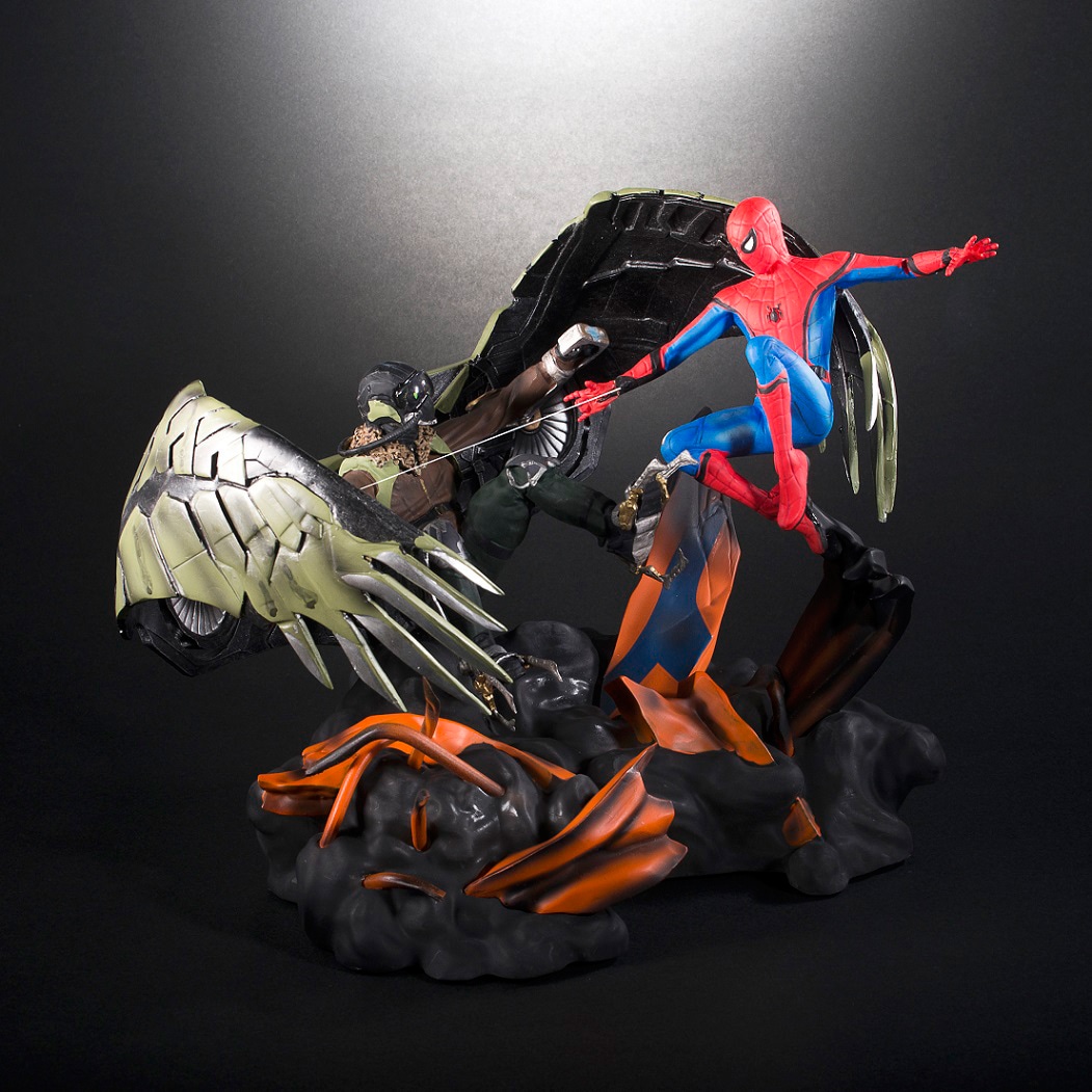 「スパイダーマン：ホームカミング」プレミアムBOXに封入されるフィギュア。