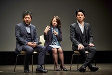 第22回釜山国際映画祭にて行われた「三度目の殺人」イベントの様子。是枝裕和（左）、福山雅治（右）。