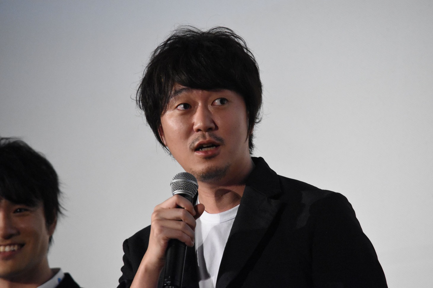 新井浩文