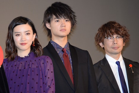 左から永野芽郁、佐野勇斗、石川淳。
