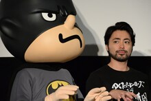 左からバト田、山田孝之。