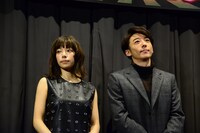 左から桜井ユキ、高橋一生。