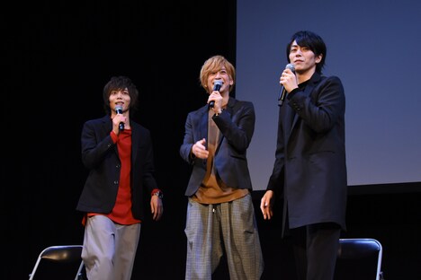 左から染谷俊之、赤澤燈、廣瀬智紀。