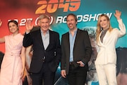 左からアナ・デ・アルマス、ハリソン・フォード、ドゥニ・ヴィルヌーヴ、シルヴィア・フークス。