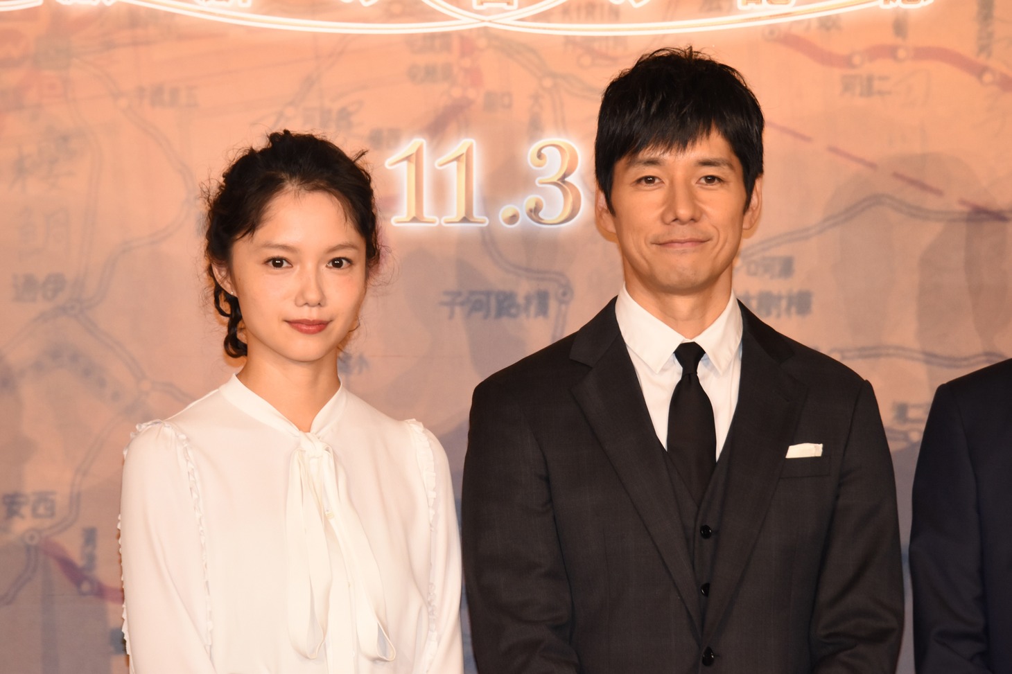 「ラストレシピ ～麒麟の舌の記憶～」幻のレシピ再現披露会の様子。左から宮崎あおい、西島秀俊。