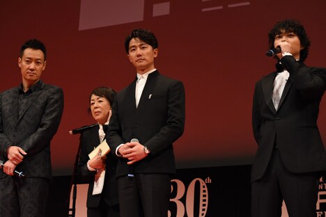 左からシン・ポーチン、ホアン・シュアン、染谷将太。