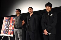 「神と人との間」舞台挨拶の様子。