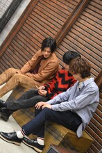 左から石原壮馬、吉沢亮、溝口琢矢。