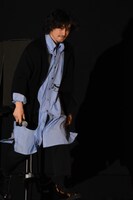 登場する斎藤工。