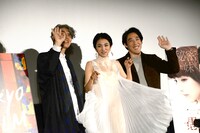 左から安藤紘平、満島ひかり、石川慶。