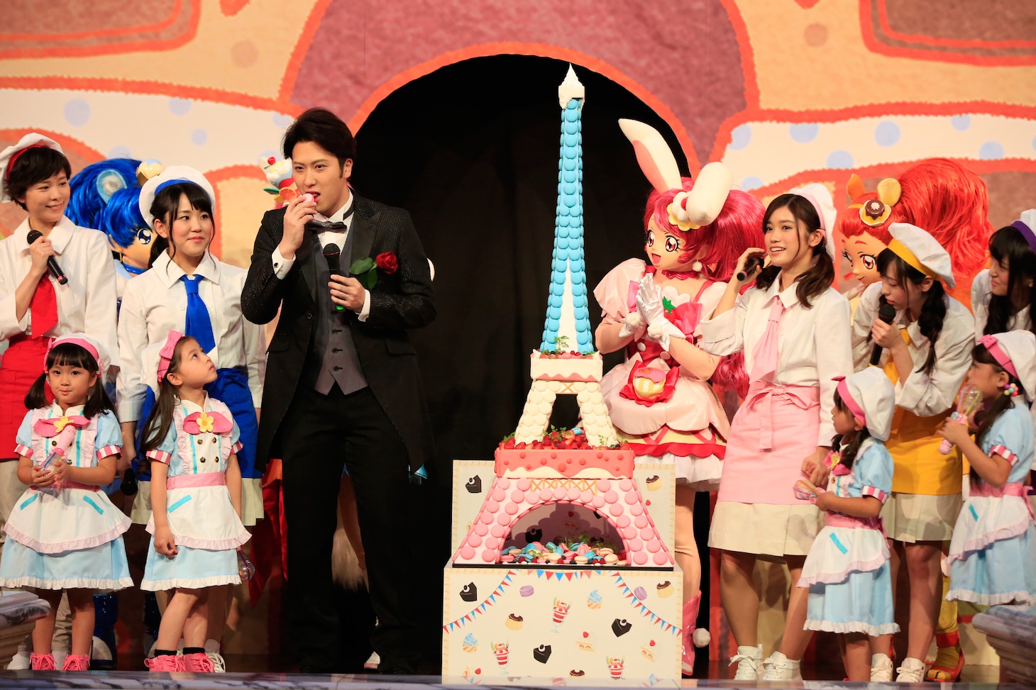 「映画キラキラ☆プリキュアアラモード パリッと！想い出のミルフィーユ！」完成披露イベントの様子。