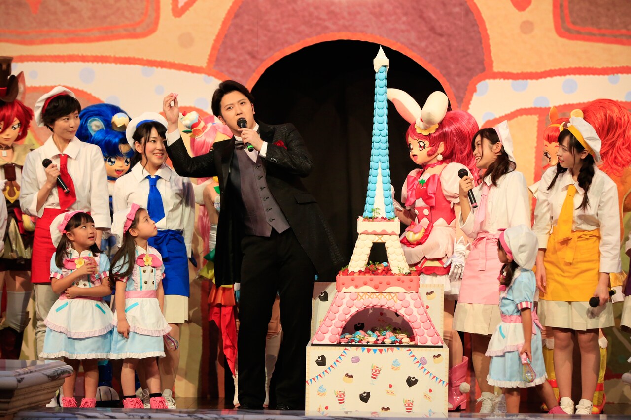 「映画キラキラ☆プリキュアアラモード パリッと！想い出のミルフィーユ！」完成披露イベントの様子。