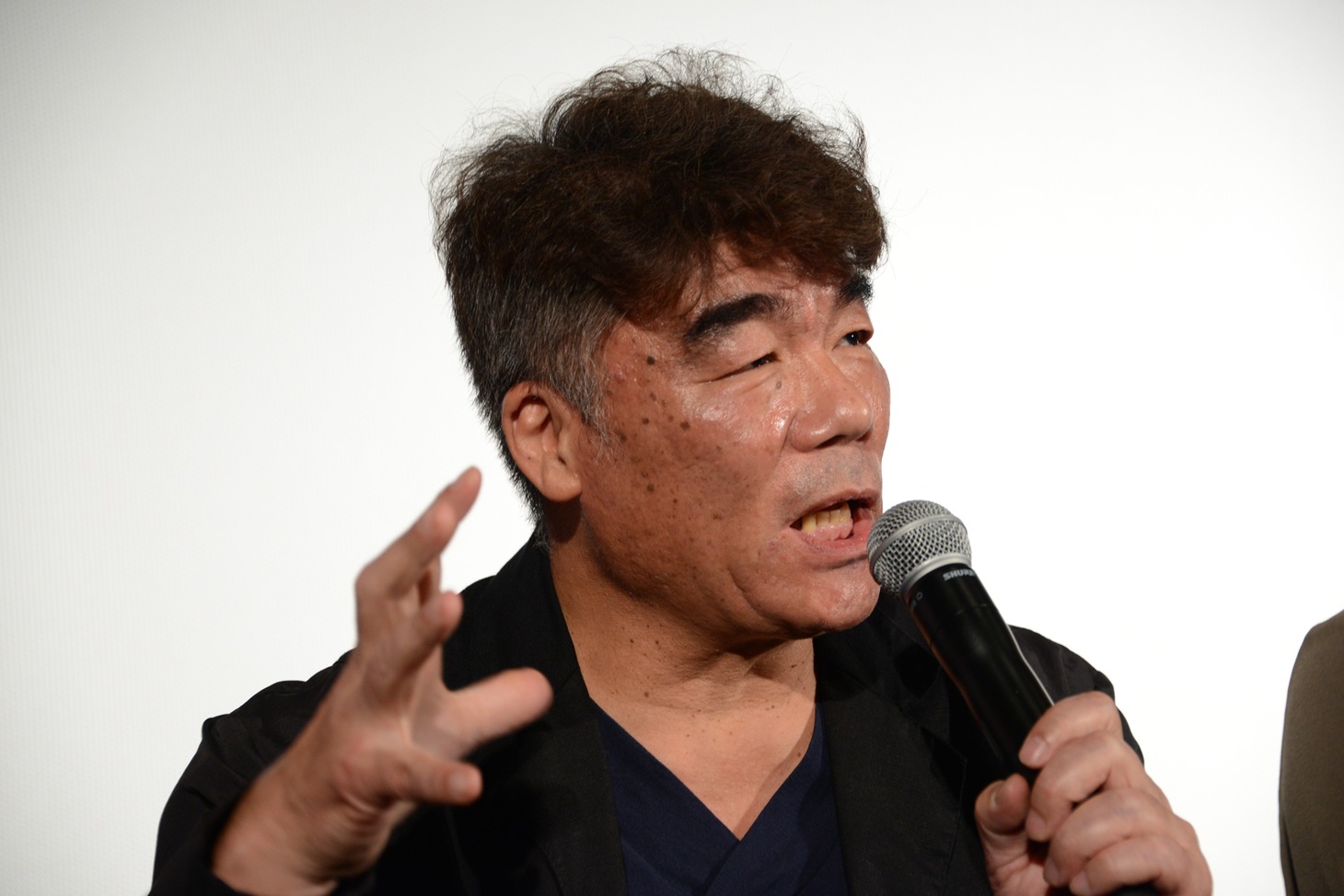 村田雄浩
