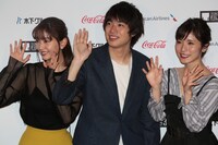 左から石橋杏奈、渡辺大知、松岡茉優。