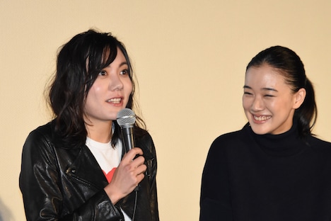 左から鈴木杏、蒼井優。