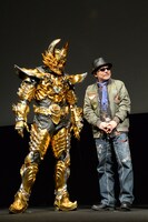 左から黄金騎士ガロ翔、雨宮慶太。