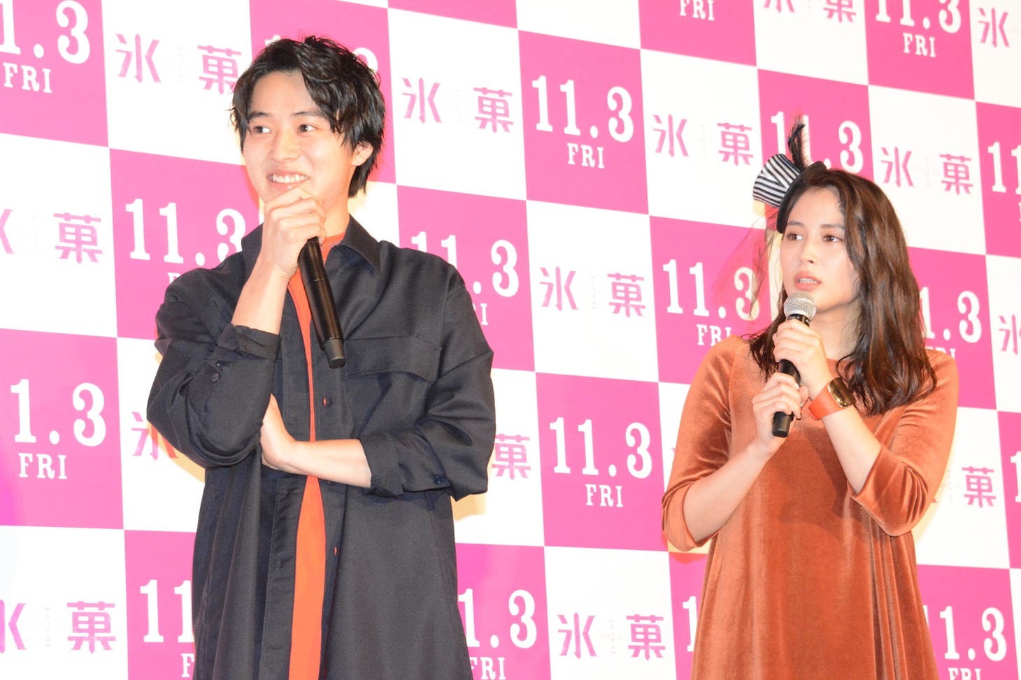左から山崎賢人、広瀬アリス。