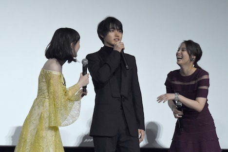 「氷菓」初日舞台挨拶の様子。