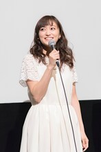 立華リツカ役の茜屋日海夏。