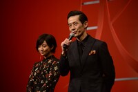 左から木村文乃、三浦誠己。
