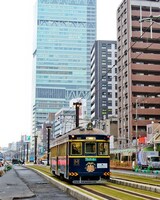 「オリエント急行路面電車」が走る様子。