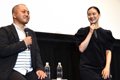 左から白石和彌、蒼井優。