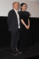 左から白石和彌、蒼井優。