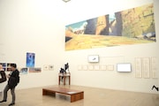 「新海誠展『ほしのこえ』から『君の名は。』まで」東京会場の様子。